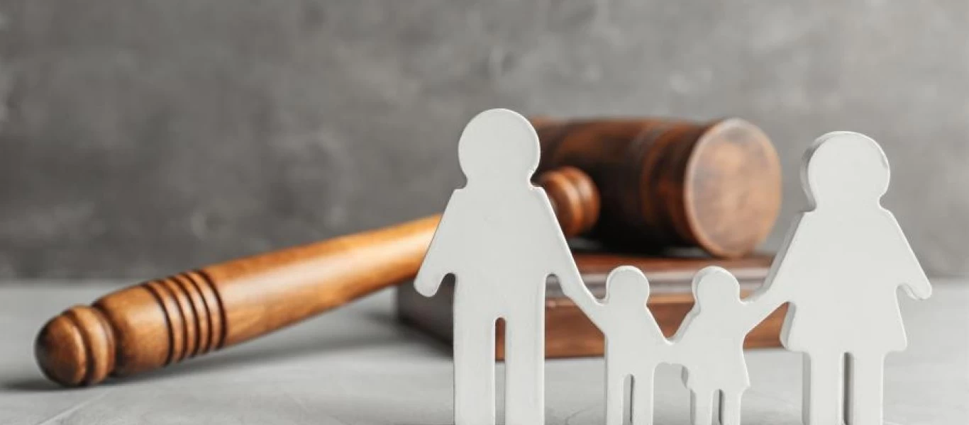 Σε δημόσια διαβούλευση το νομοσχέδιο για το οικογενειακό δίκαιο - Τι περιλαμβάνει